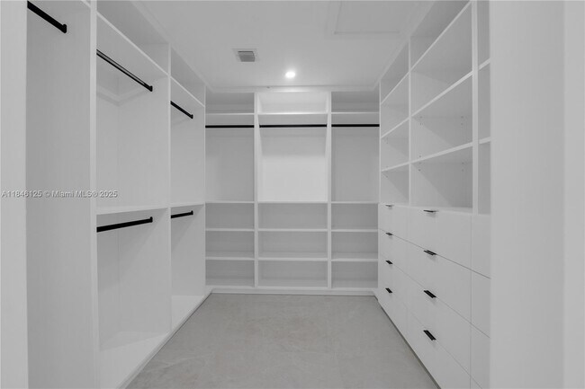 Building Photo - 6498 NW 113th Pl