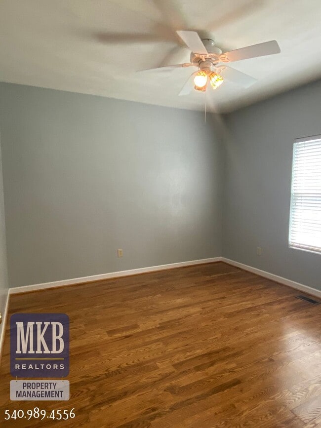 Building Photo - 3 bedrooms 3 baths Patio Home in Roanoke C...