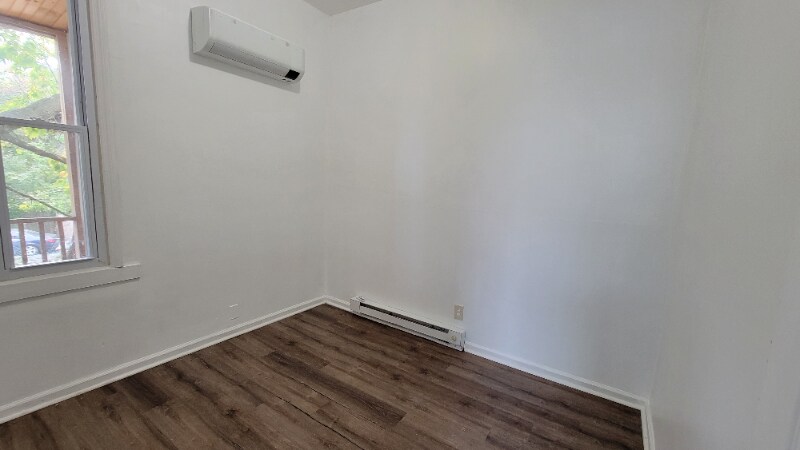 Building Photo - 146 Quail St