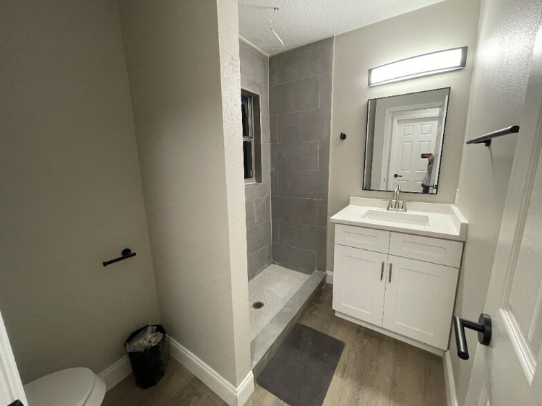 Building Photo - 804 N 5th St