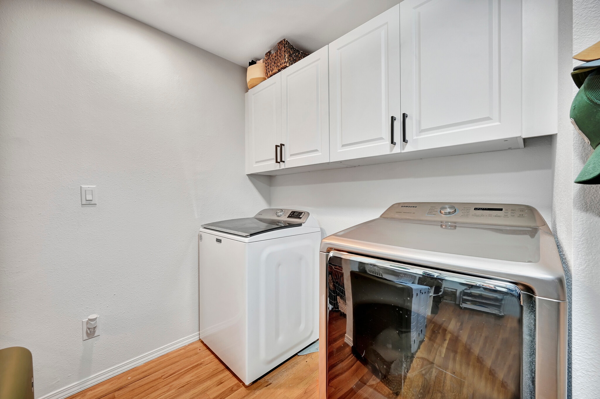 Building Photo - 6526 S Elizabeth Way