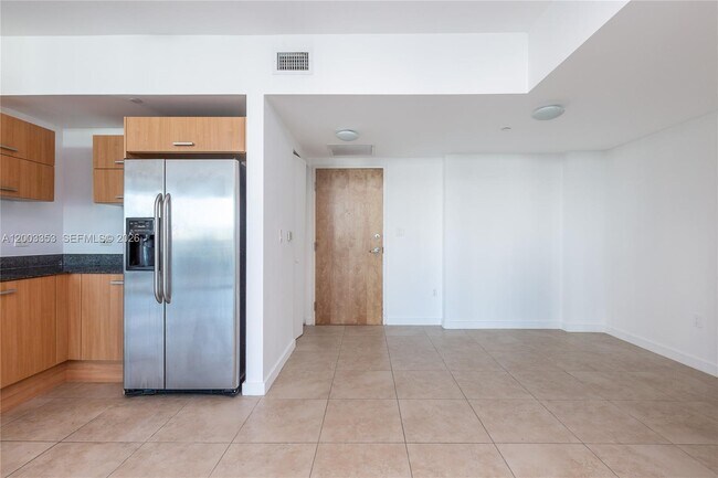 Building Photo - 350 S Miami Ave