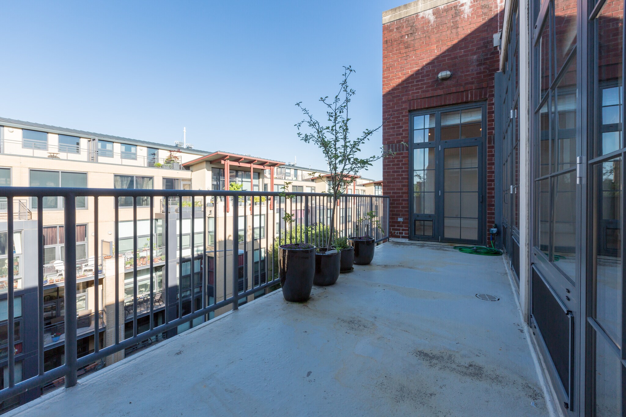 Terrace Floor 1 - 2328 Champlain St NW