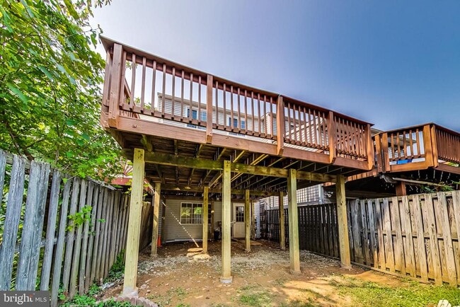 Building Photo - 11141 Captain's Walk Ct