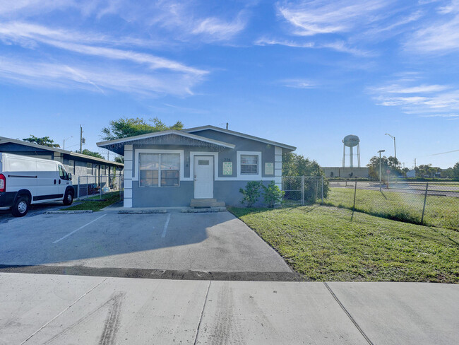 Building Photo - 778 SW 2nd Ave