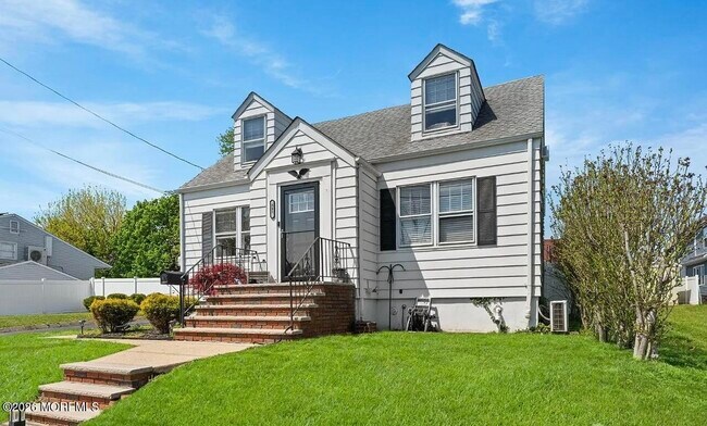 Building Photo - 585 Bamford Ave