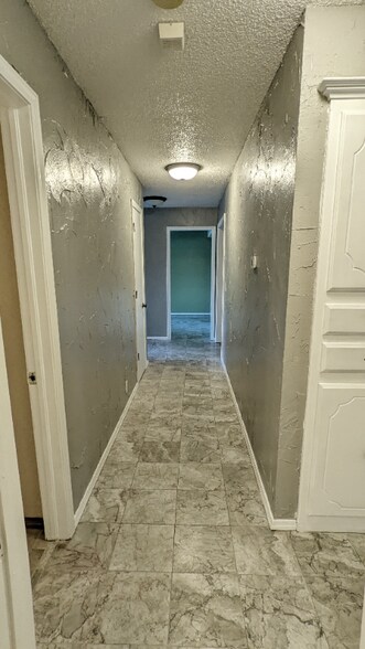 Building Photo - 13005 Silver Eagle Trail