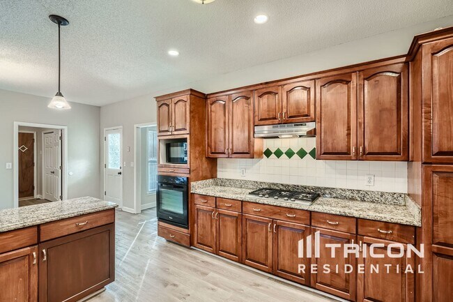 Building Photo - 110 Rockhurst Chase