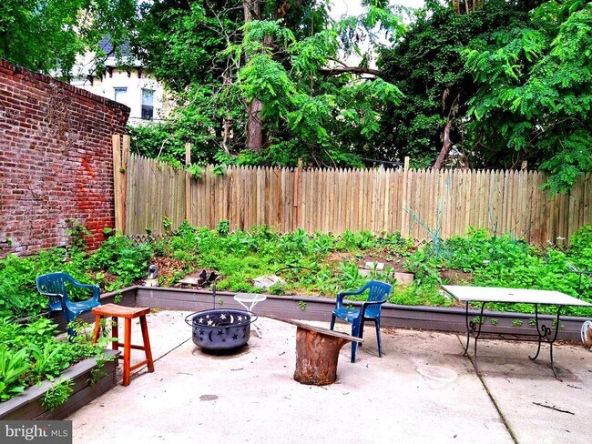 Building Photo - 317 N 33rd St