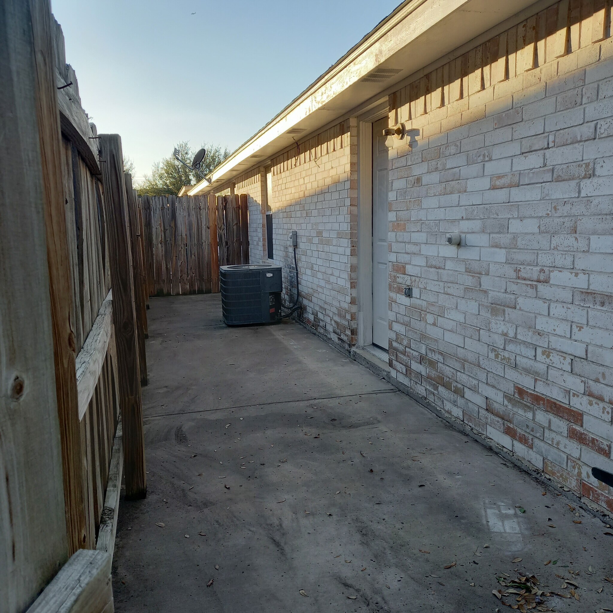 Building Photo - 1523 Tampa St