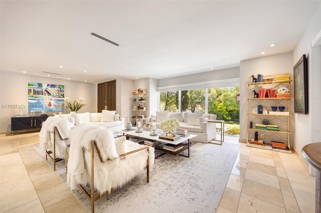 Building Photo - 7230 Vistalmar St