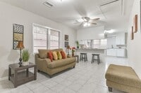 Building Photo - Beautiful 3 Bedroom Home in Santa Fe,