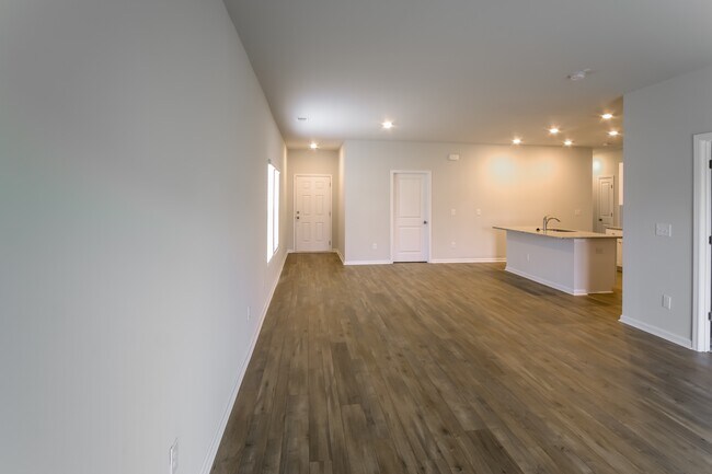 Building Photo - 205 Cypress Tree Lp