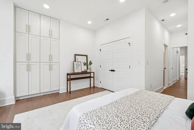 Building Photo - 1827 North Capitol St NE