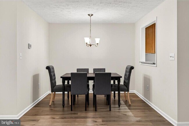 Building Photo - 2251 Hunters Run Dr