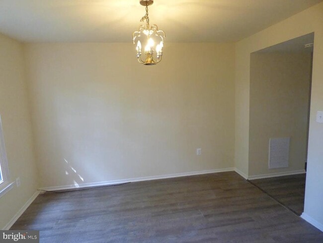 Building Photo - 802 Ivy League Ln
