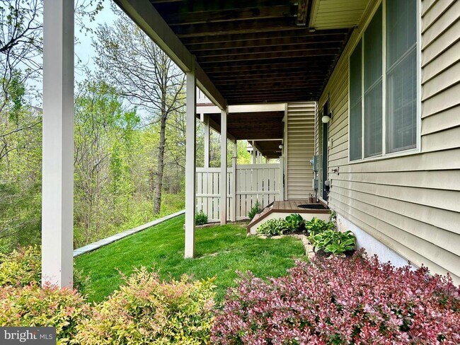Building Photo - 22611 Windsor Locks Square