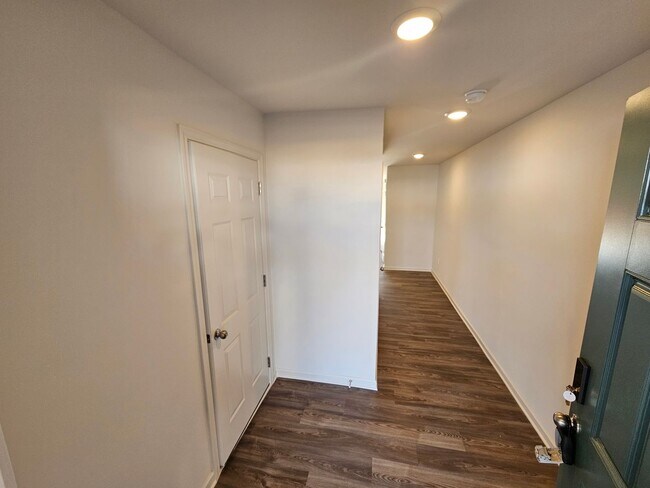 Building Photo - Brand new Townhome in Newton