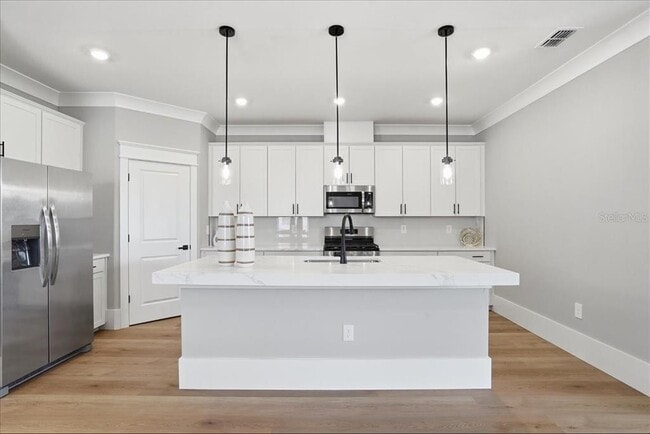 Building Photo - 15161 Serene Shrs Lp