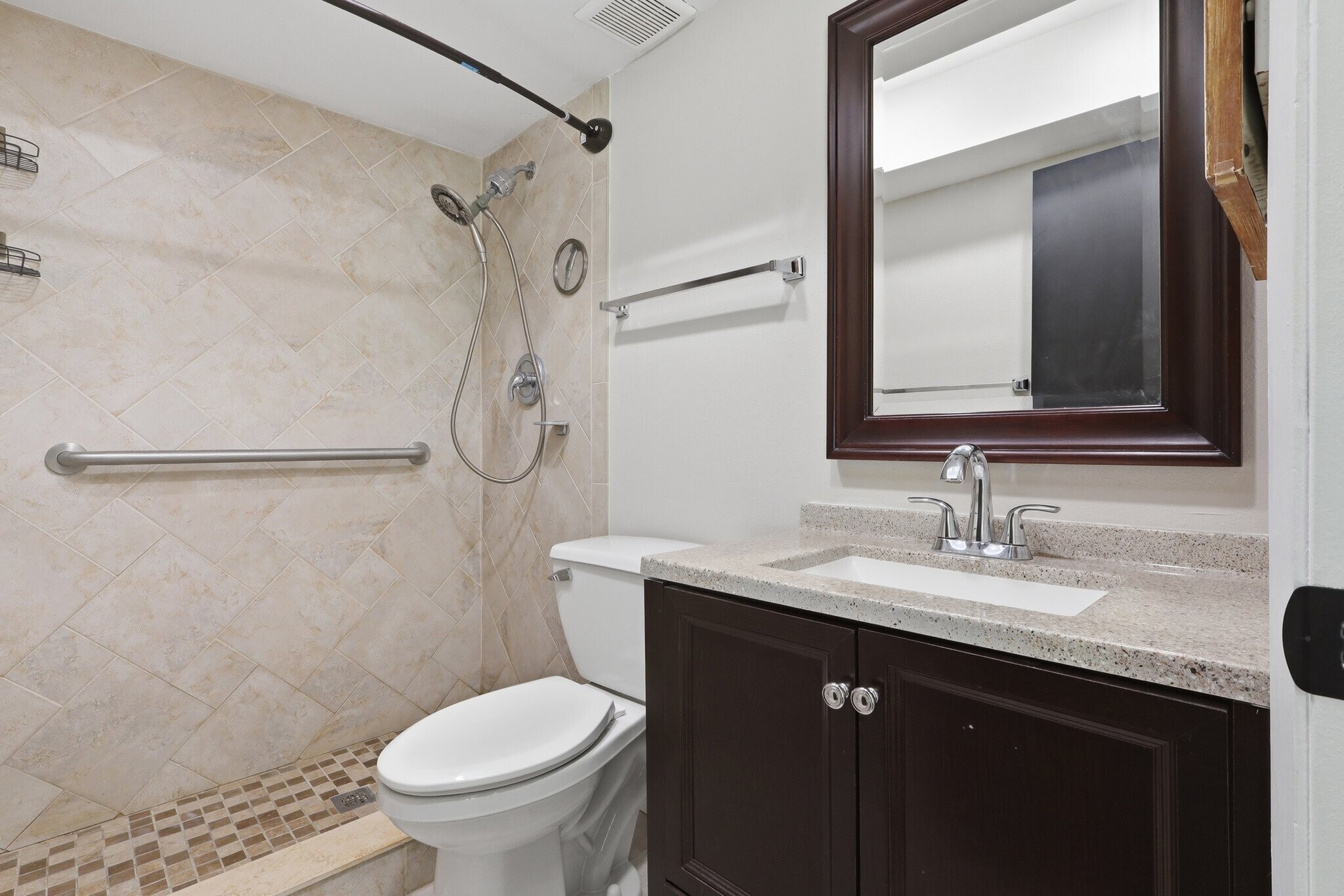 Building Photo - 14505 Farm Hills Pl