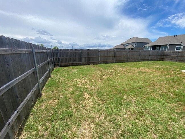 Building Photo - 7519 Broadmoor Cv