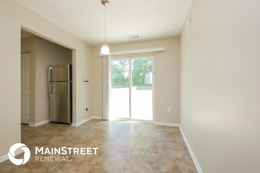 Building Photo - 2703 Holly Berry Dr