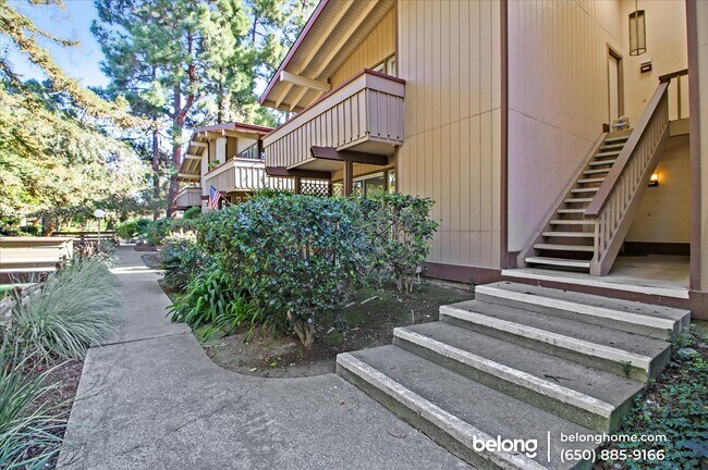 Building Photo - 151 Buckingham Dr