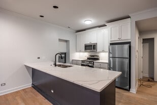 Building Photo - 3708 N Sawyer Ave