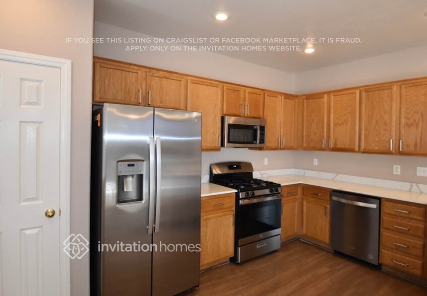 Building Photo - 9413 Santana Siesta Ave