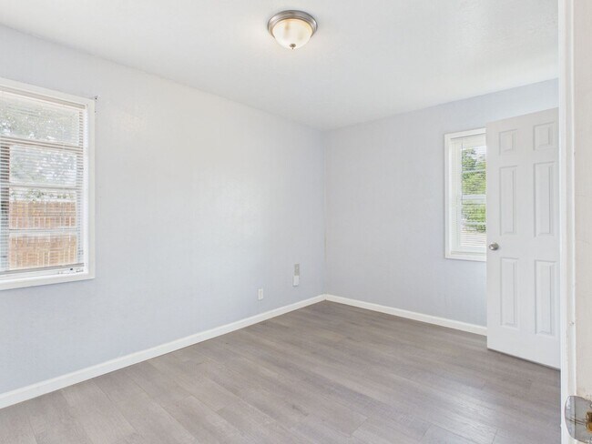 Building Photo - 2716 Duncan Dr
