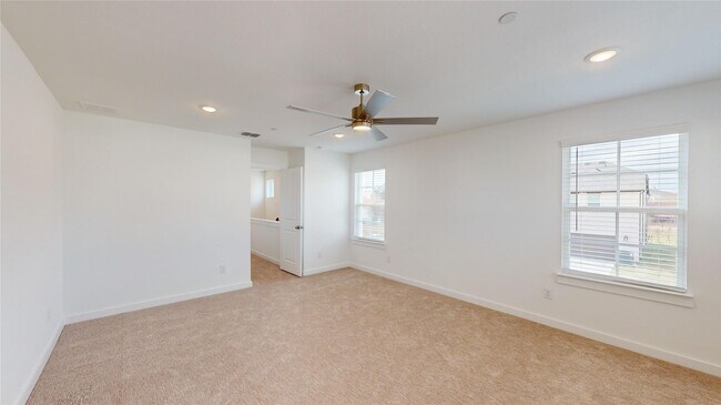 Building Photo - 2920 ELLE DR
