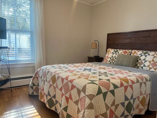 Building Photo - 105 Central St