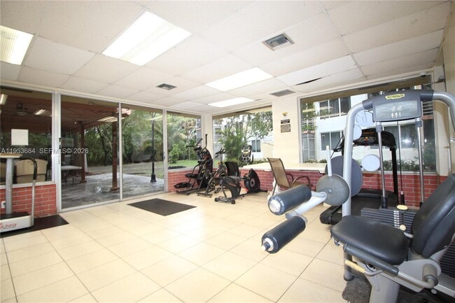 Building Photo - 17890 W Dixie Hwy