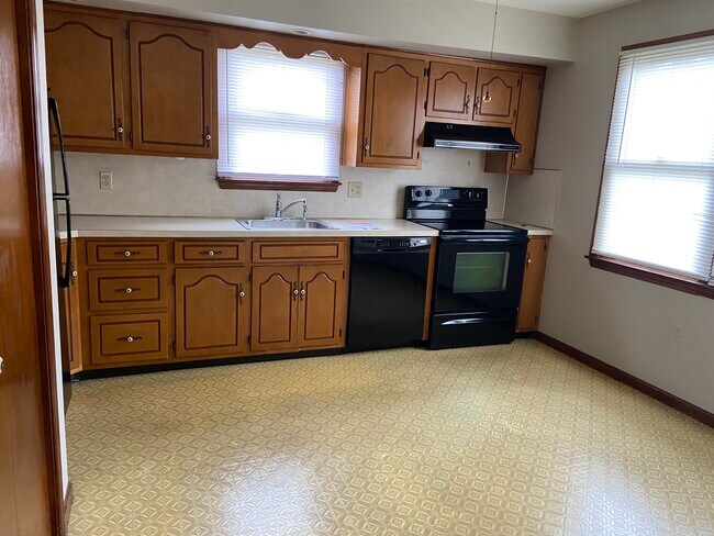 Building Photo - 4063 Vaughn St