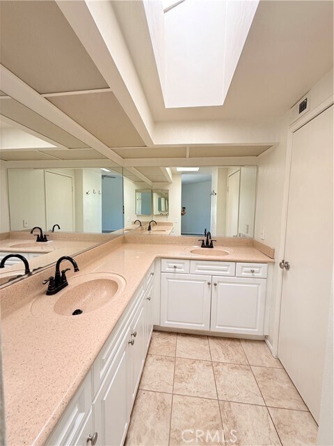 Building Photo - 5948 Quiroz Dr
