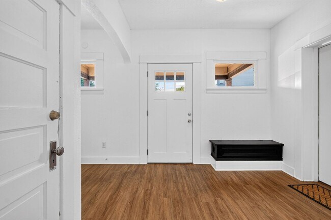 Building Photo - 5114 N Williams Ave