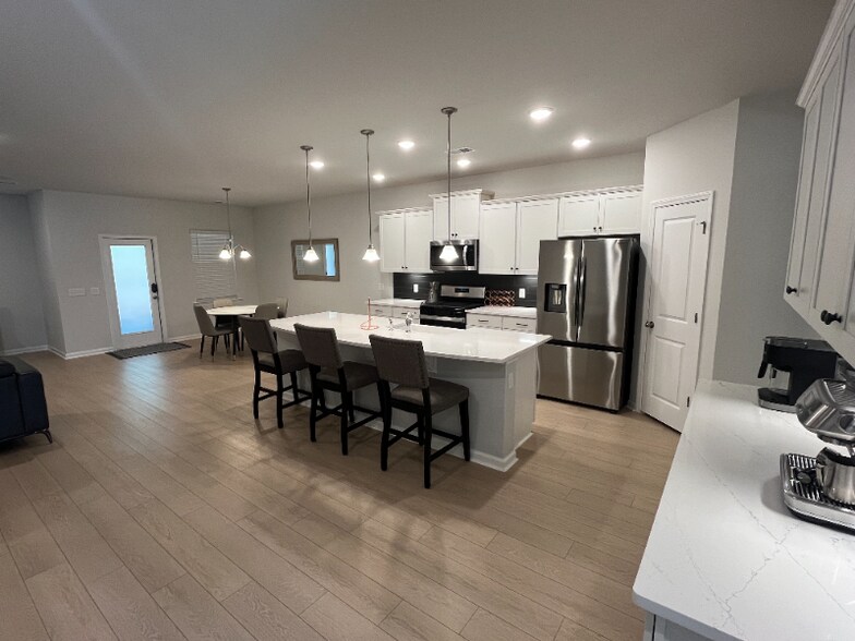 Building Photo - 3093 Grinnell St