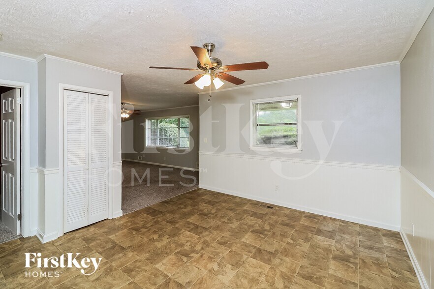 Building Photo - 944 Villa Rica Rd