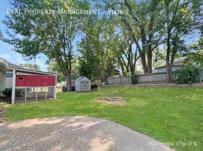 Building Photo - 2 Bedroom 2 Bathroom Home with Fenced In Y...