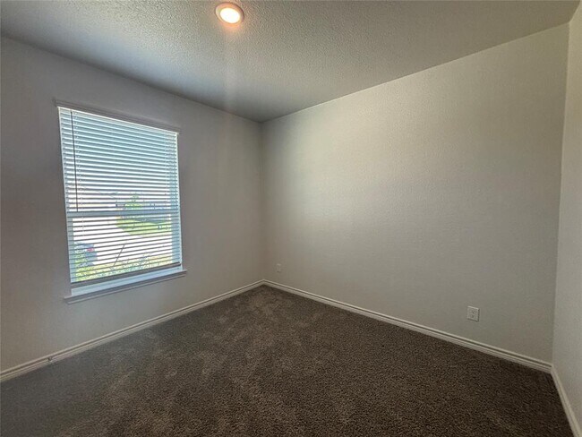 Building Photo - 725 Freedom Cir