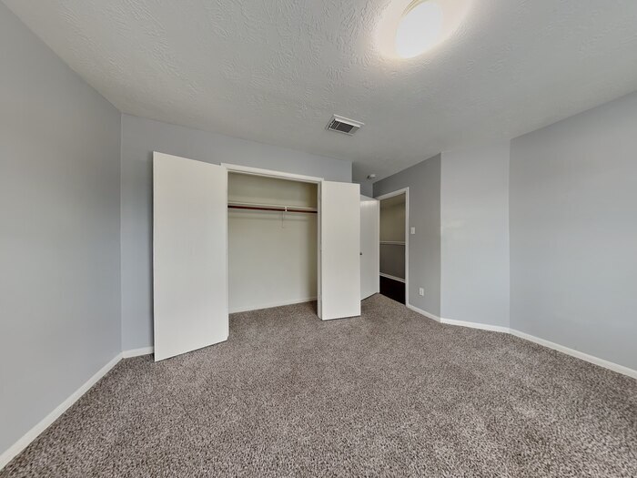 Building Photo - 29014 Fox Fountain Ln