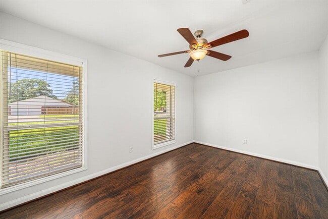 Building Photo - 6022 Willowbend Blvd