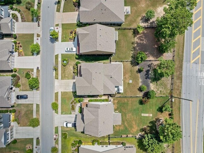 Building Photo - 6623 Rivergreen Rd