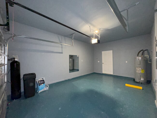 Building Photo - 978 Observatory Pkwy