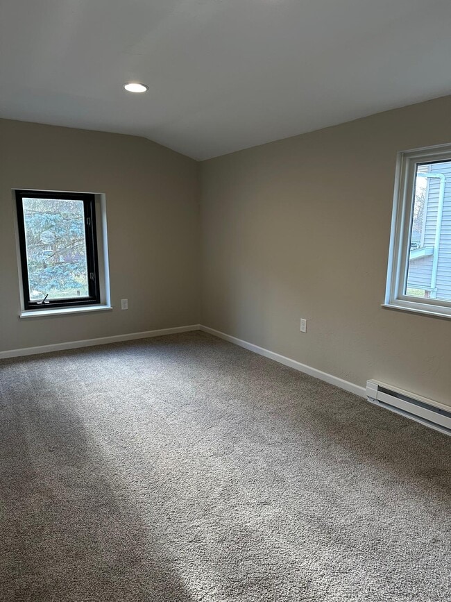 Building Photo - 1414 S Rebecca Ln