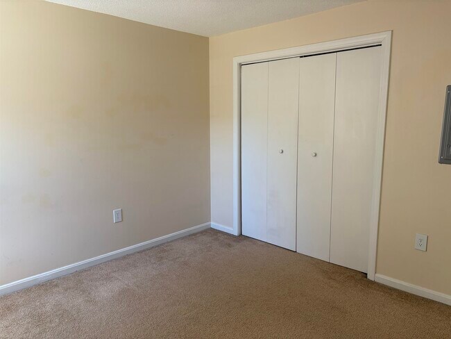 Building Photo - 804 White Cedar Blvd