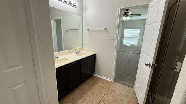 Building Photo - 1204 Reagan Wells Dr