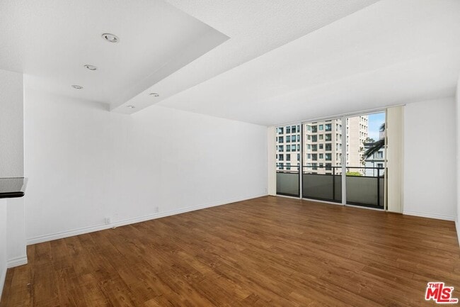 Building Photo - 10535 Wilshire Blvd
