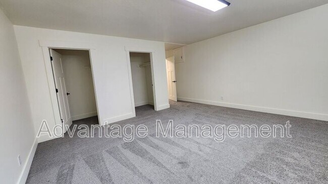 Building Photo - 167 W Center