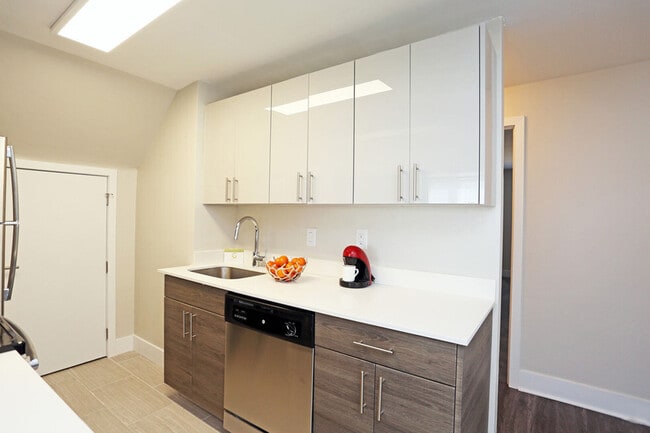 Building Photo - North Lane Apartments